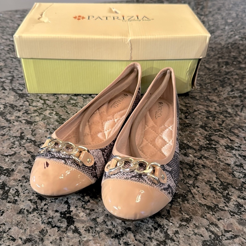 Patrizia shar ballet flats NIB 8.5
